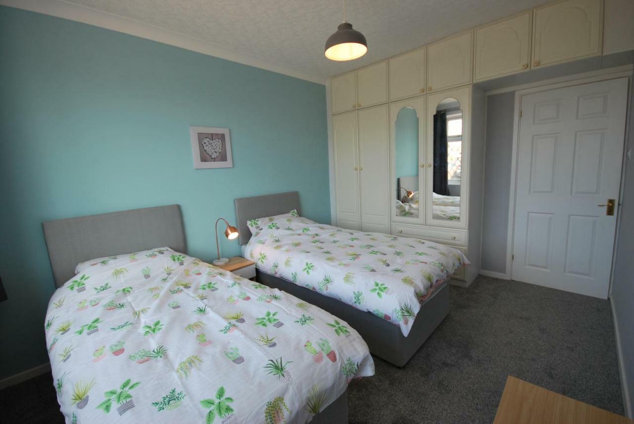 Belle'S Bungalow Cleveleys Exterior photo
