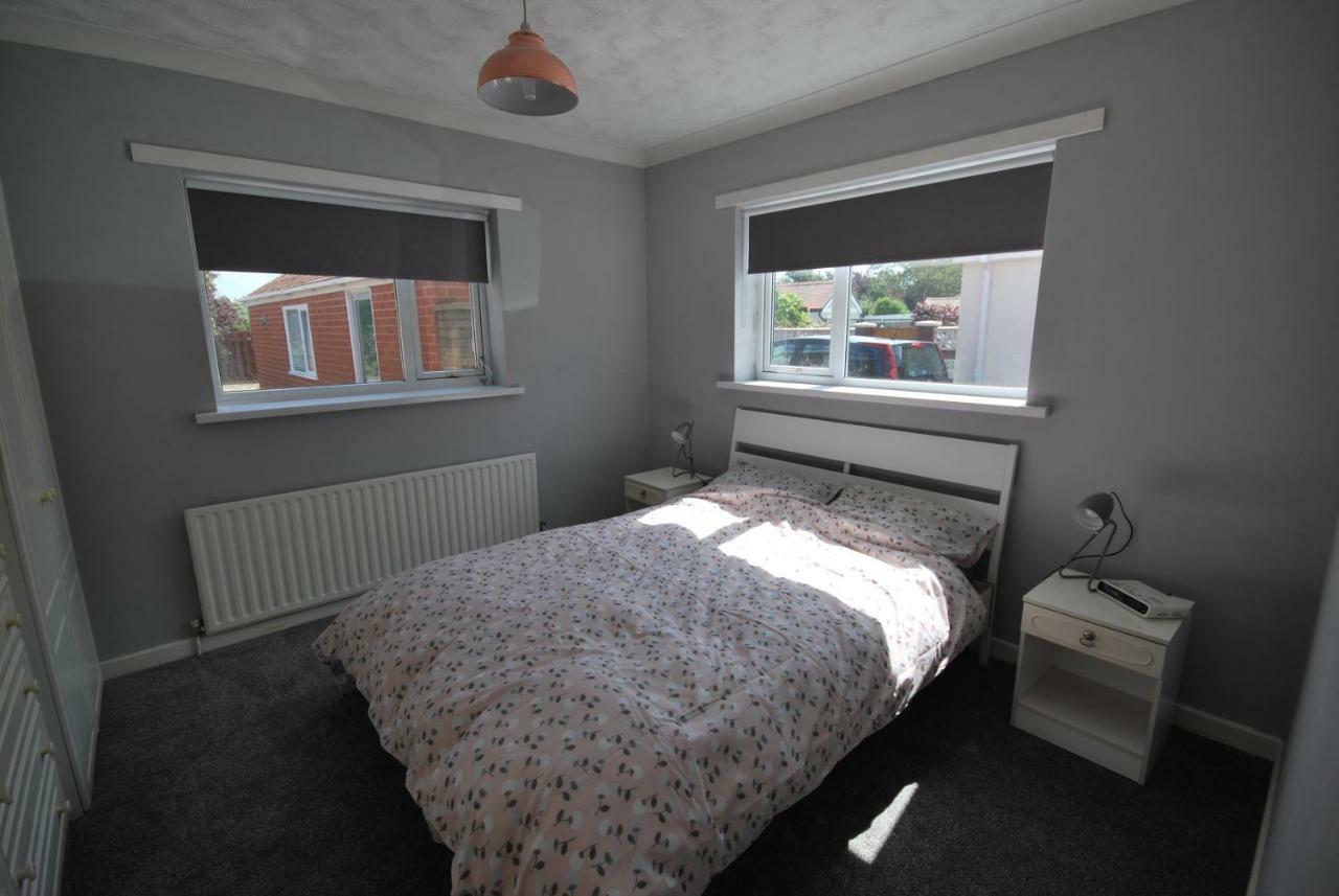 Belle'S Bungalow Cleveleys Exterior photo