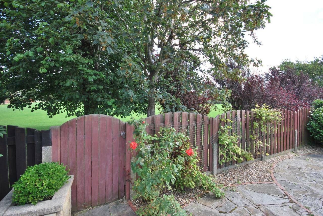 Belle'S Bungalow Cleveleys Exterior photo